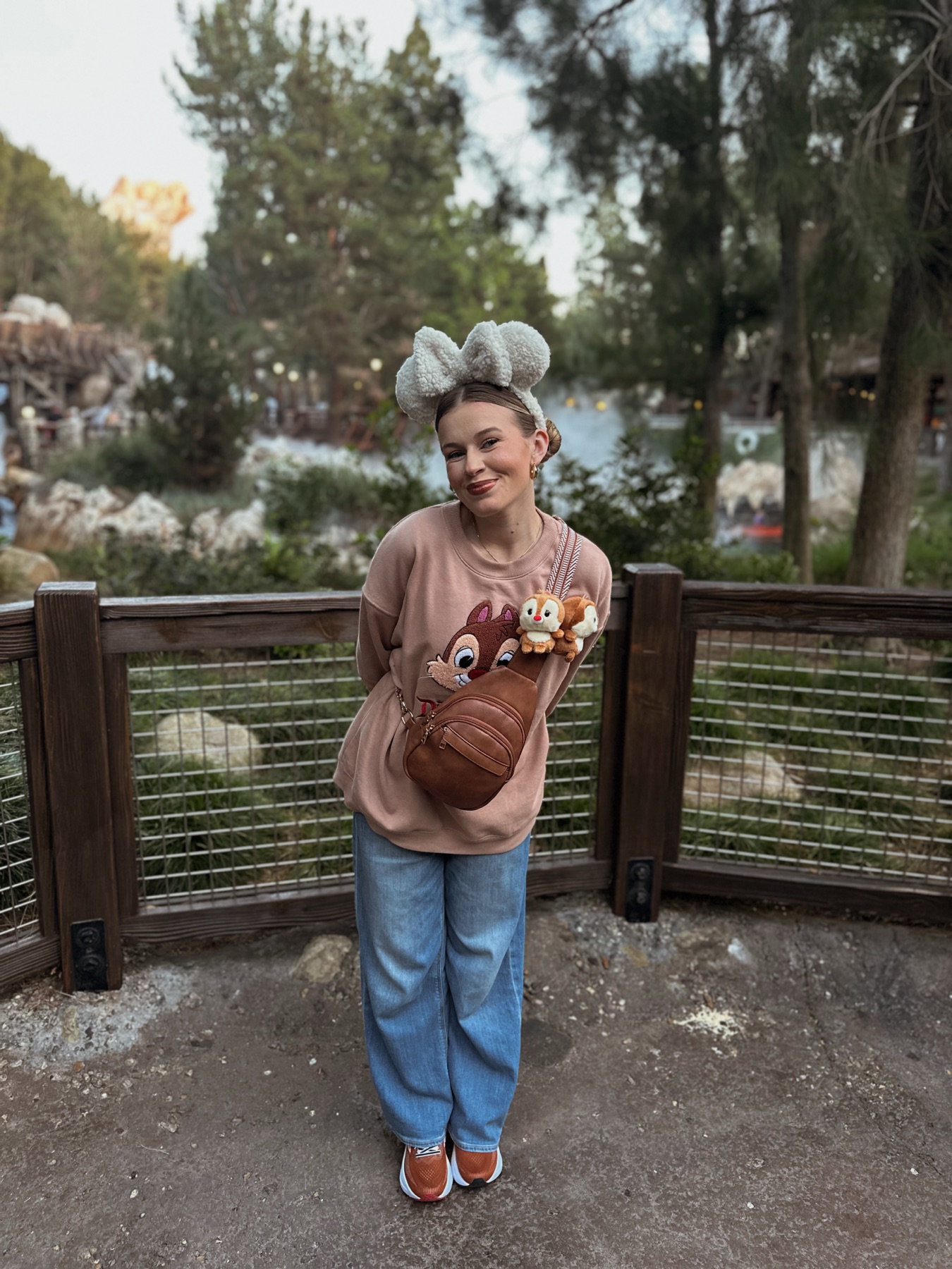 Tezza 8084, a park day outfit
